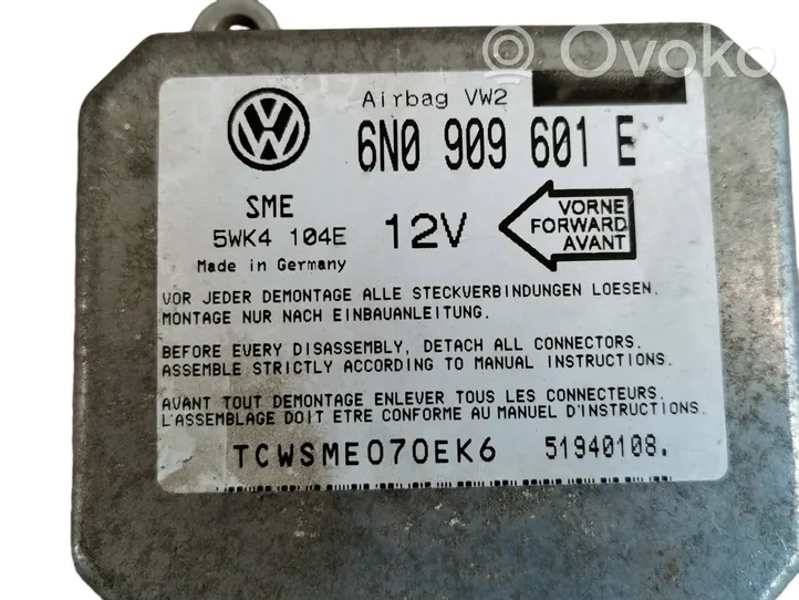 Volkswagen Golf III Turvatyynyn ohjainlaite/moduuli 6N0909601E