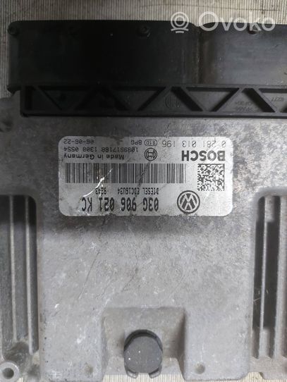 Volkswagen Touran I Sterownik / Moduł ECU 03G906021KC