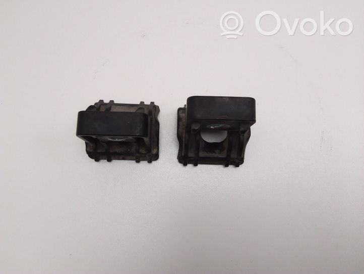 Chevrolet Orlando Staffa del pannello di supporto del radiatore 13250318