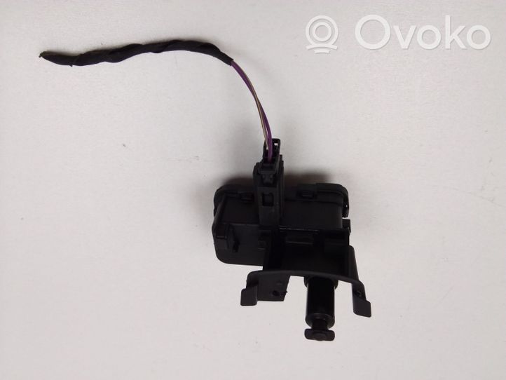 Skoda Fabia Mk3 (NJ) Moteur ouverture de coffre 7P0810773D