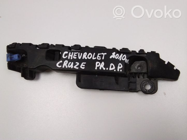 Chevrolet Cruze Support de montage de pare-chocs avant 95207399