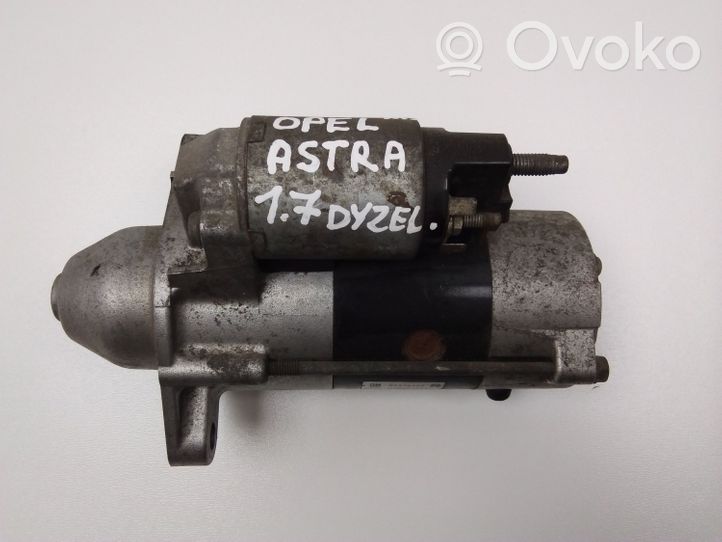 Opel Astra J Käynnistysmoottori 55578420