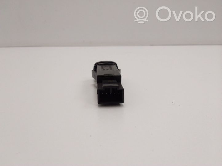Volvo XC90 Przycisk świateł awaryjnych 9123682
