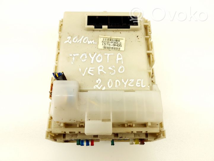 Toyota Verso Rėlių montavimo blokas 827300F060D