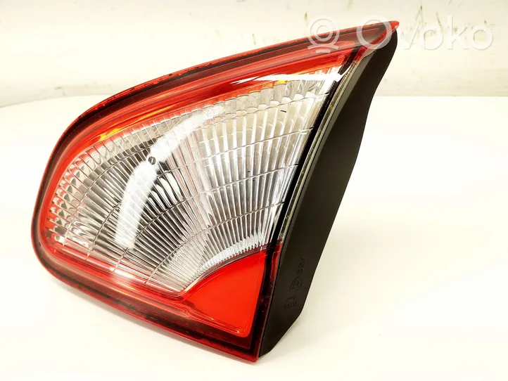 Nissan Qashqai+2 Lampy tylnej klapy bagażnika 89503209