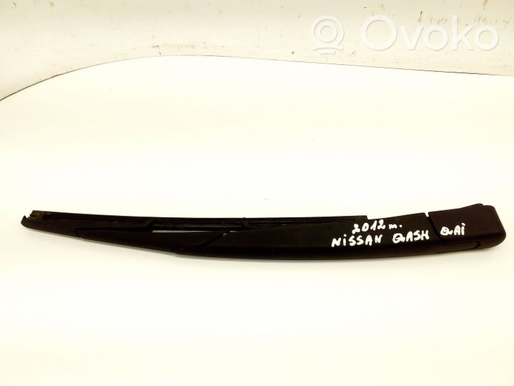 Nissan Qashqai+2 Rear wiper blade arm 