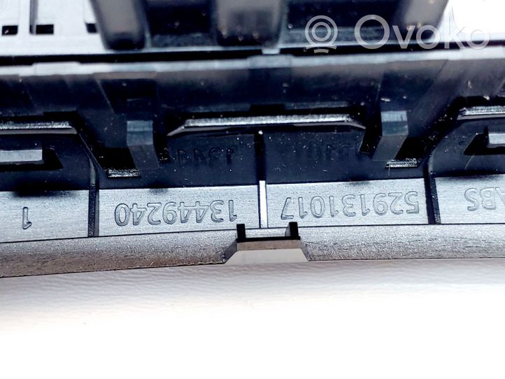 Opel Astra K Rivestimento in plastica cornice della leva del cambio 13449240