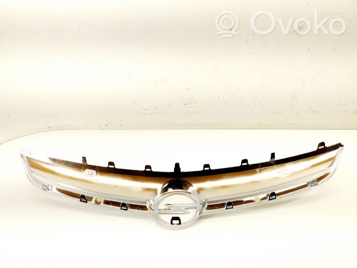 Opel Corsa D Front bumper upper radiator grill 13286001