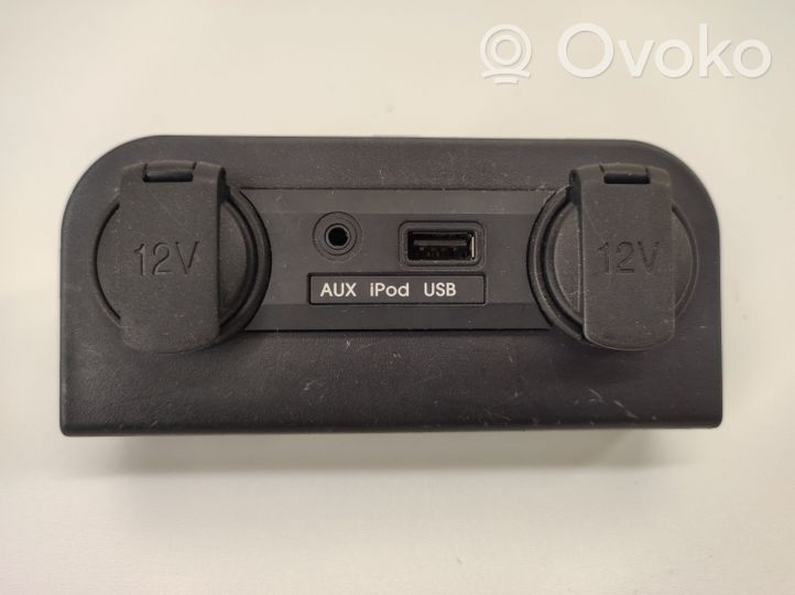 KIA Rio Connettore plug in AUX 847621W051