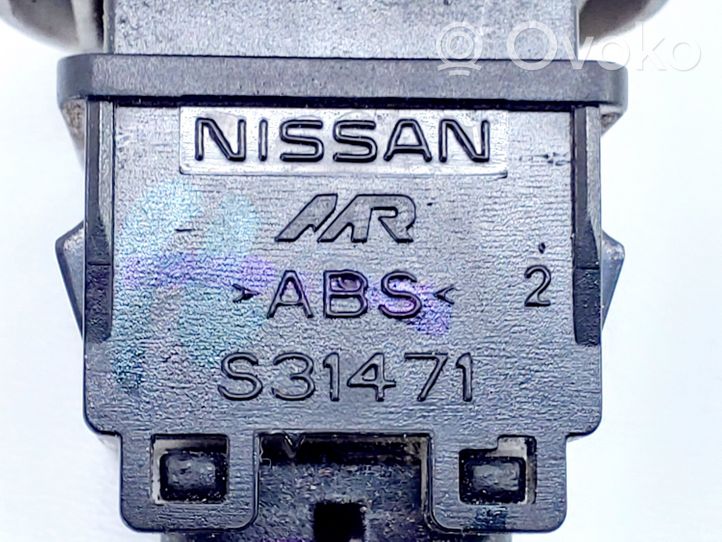 Nissan Juke I F15 Avarinių žibintų jungtukas S31471