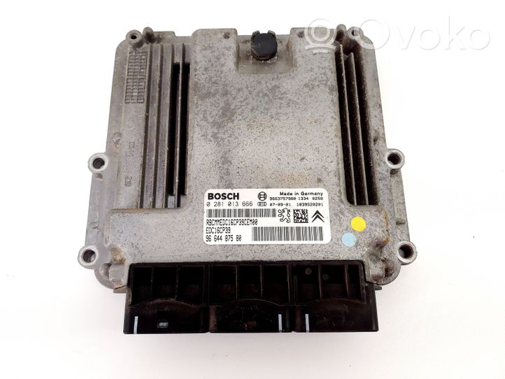 Peugeot 4007 Calculateur moteur ECU 9664487580