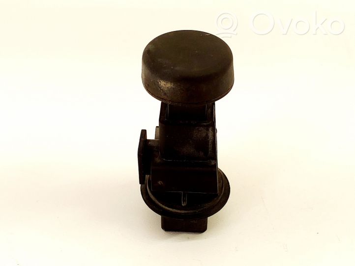 Nissan Qashqai Staffa del pannello di supporto del radiatore 