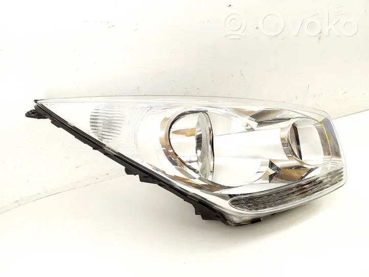 KIA Venga Headlight/headlamp 921021P500