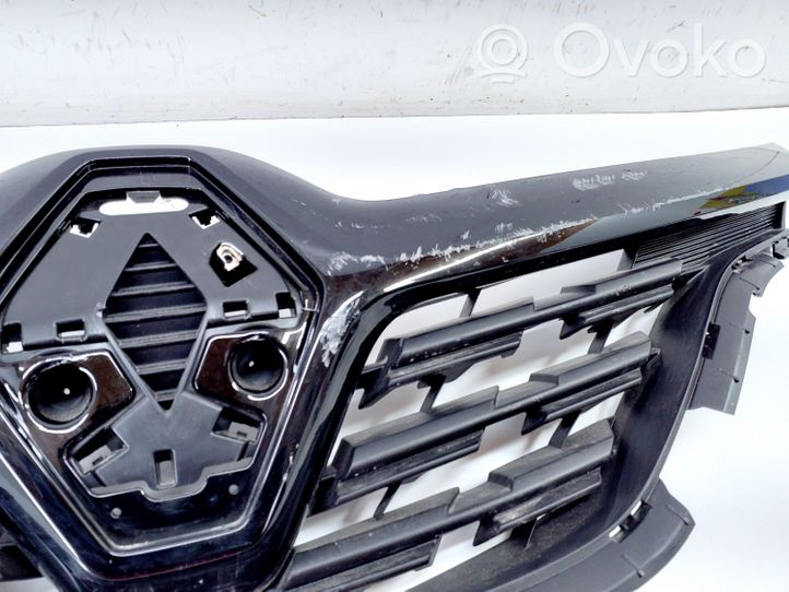 Renault Captur Maskownica / Grill / Atrapa górna chłodnicy 623105565R