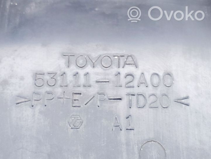 Toyota Auris 150 Etupuskurin ylempi jäähdytinsäleikkö 5311112A00