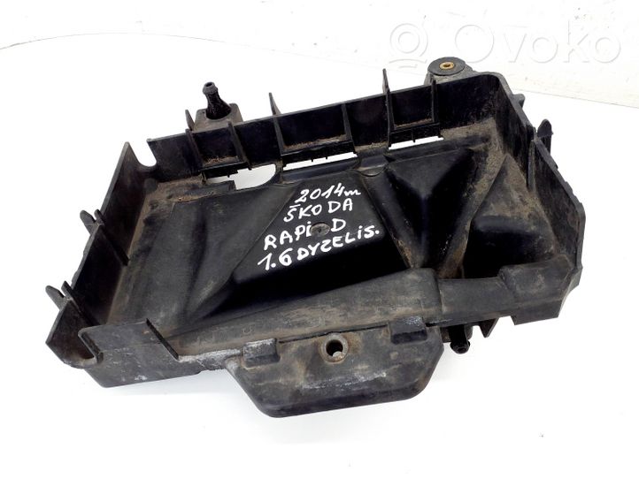 Skoda Rapid (NH) Support boîte de batterie 6R0915331