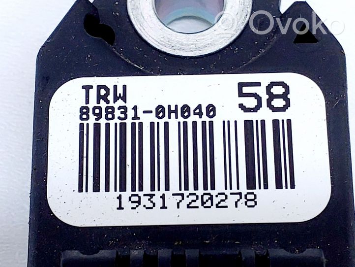 Toyota Aygo AB40 Czujnik uderzenia Airbag 898310H040