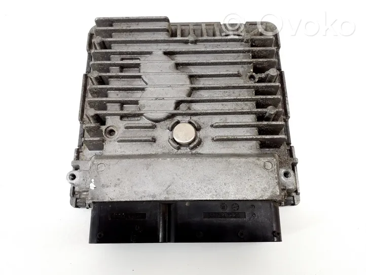 Skoda Rapid (NH) Calculateur moteur ECU 03L906023QK