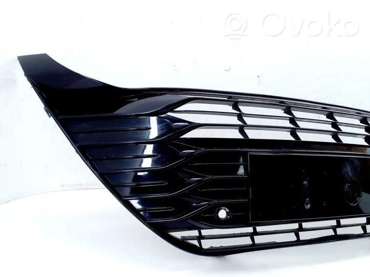 Toyota Yaris Grille calandre supérieure de pare-chocs avant 531020D130