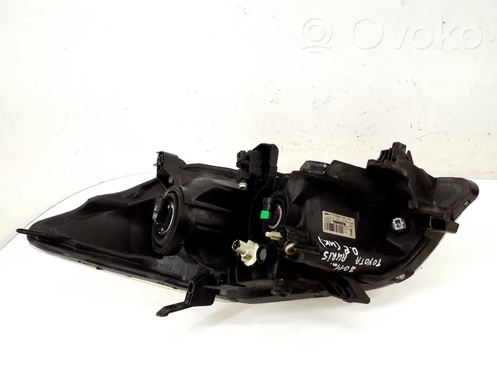 Toyota Auris 150 Lampa przednia 8111002A90