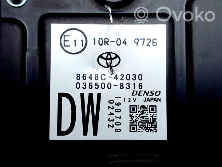 Toyota RAV 4 (XA50) Vaizdo kamera priekiniame bamperyje 8646C42030