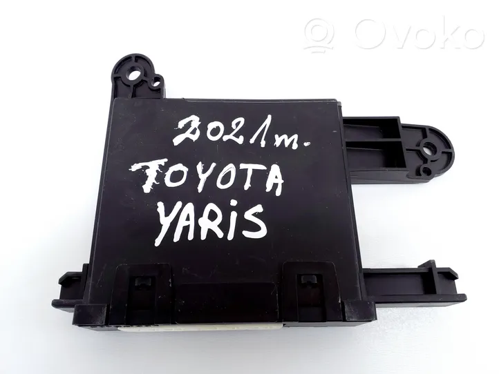 Toyota Yaris XP210 Ilmastoinnin ohjainlaite 88650K0121