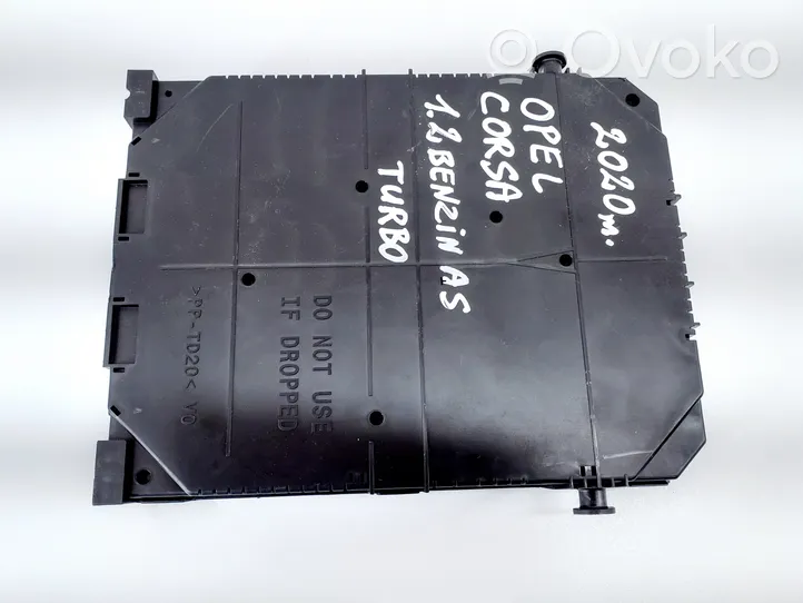 Opel Corsa F Relay mounting block 9830707680