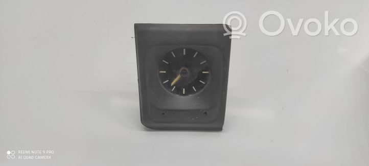 Opel Vectra A Uhr 90306467