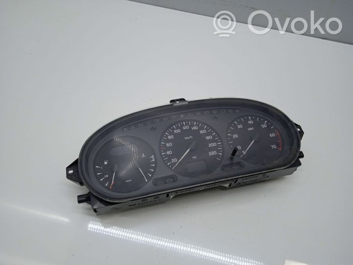 Renault Megane I Compteur de vitesse tableau de bord 215781612