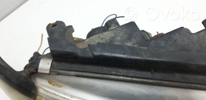 Audi A4 S4 B6 8E 8H Lampa przednia 