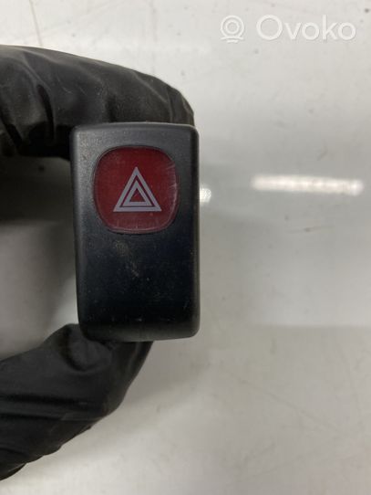Nissan Sunny Botón interruptor de luz de peligro 