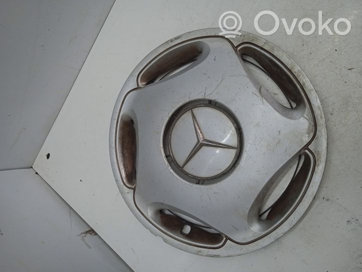 Mercedes-Benz E W210 Mozzo/copricerchi/borchia della ruota R15 A2104010024