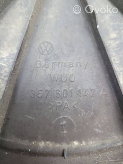 Volkswagen PASSAT B3 R14-pölykapseli 357601147A