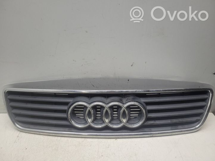 Audi A6 S6 C4 4A Grille calandre supérieure de pare-chocs avant 