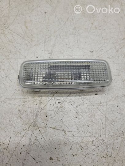 Audi TT Mk1 Illuminazione sedili posteriori 8L0947105A