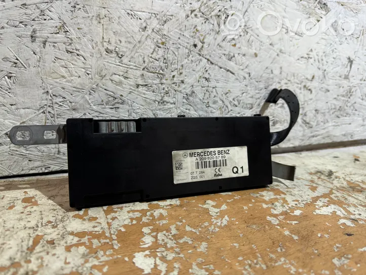 Mercedes-Benz CLK A209 C209 Aerial antenna amplifier A2098205789