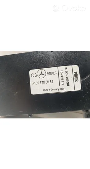 Mercedes-Benz A W169 Amplificateur d'antenne A1698200089