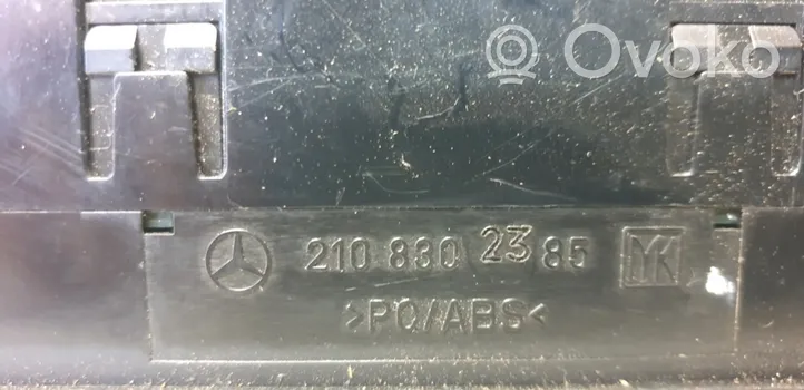 Mercedes-Benz E W210 Module unité de contrôle climatisation 2108302385