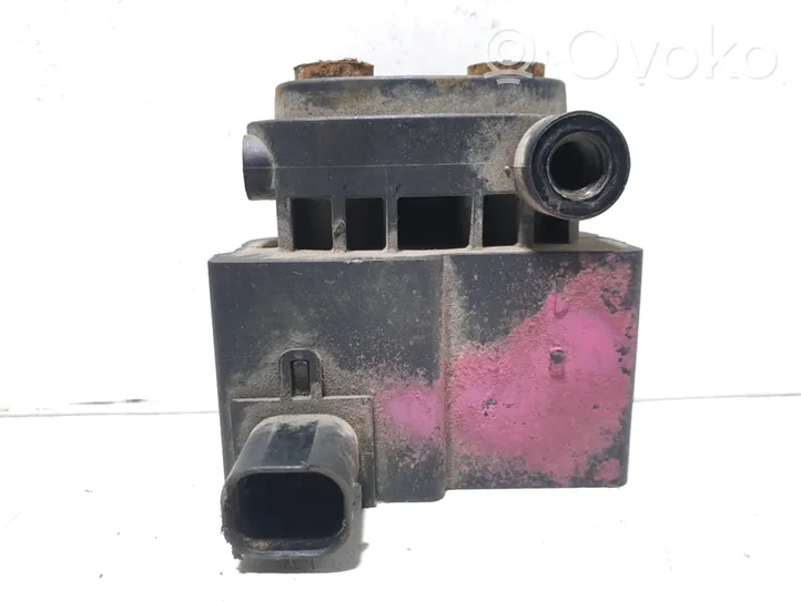 Mercedes-Benz Vito Viano W639 Blocco valvola della sospensione pneumatica A6393280030