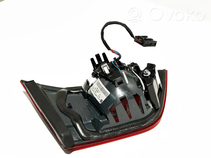 BMW M4 F82 F83 Lampy tylnej klapy bagażnika 63218059656