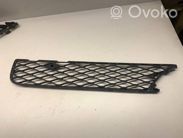 Mercedes-Benz R W251 Grille inférieure de pare-chocs avant A2518850153