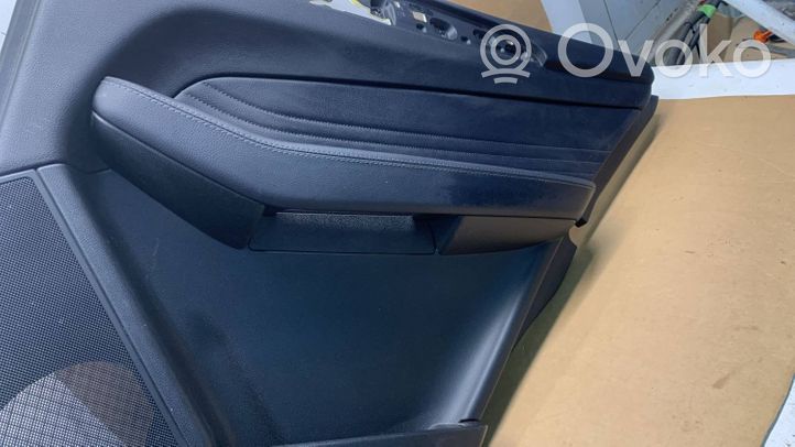 Mercedes-Benz GLE (W166 - C292) Rivestimento del pannello della portiera posteriore A1667307401