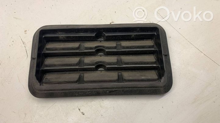 Chrysler Pacifica Quarter panel pressure vent 68170766AB