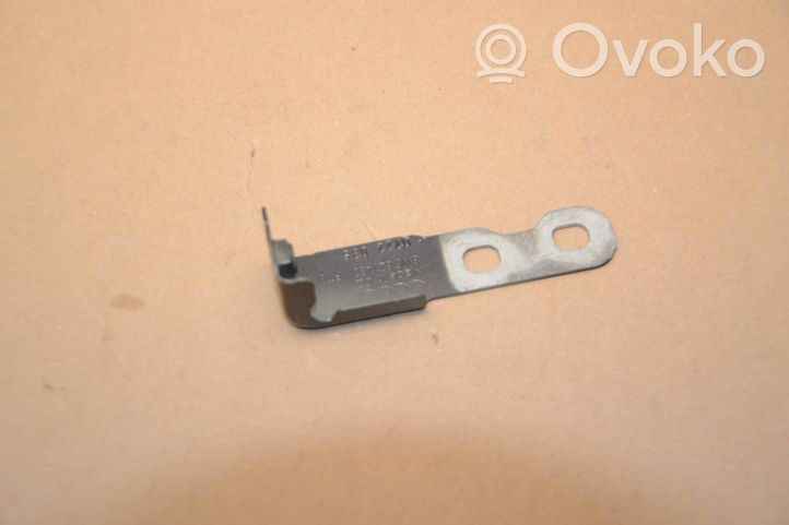 Audi A5 Fender mounting bracket 8W6821433