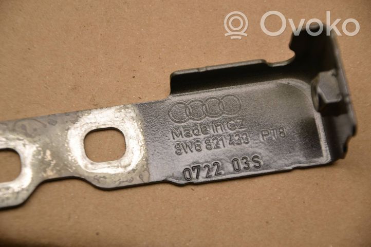 Audi A5 Fender mounting bracket 8W6821433