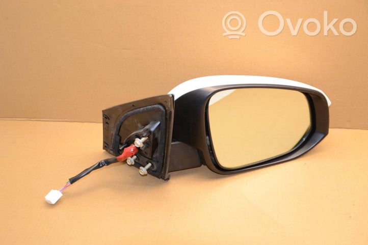 Toyota RAV 4 (XA40) Front door electric wing mirror 11208