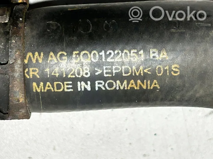 Volkswagen Golf VII Moottorin vesijäähdytyksen putki/letku 5Q0122051BA