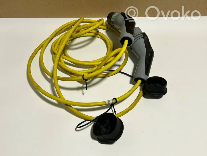 Volkswagen Golf VII Kabel do ładowania samochodu elektrycznego 12E971675AB