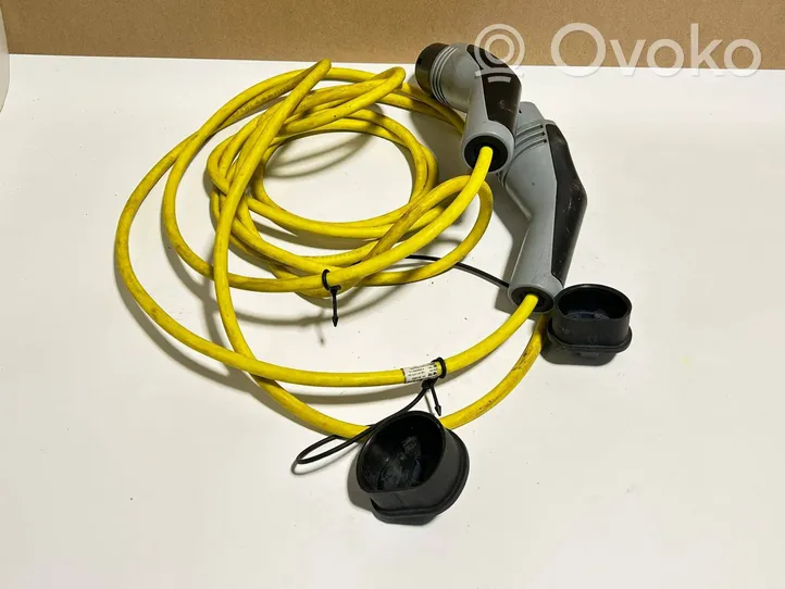 Volkswagen Golf VII Kabel do ładowania samochodu elektrycznego 12E971675AB