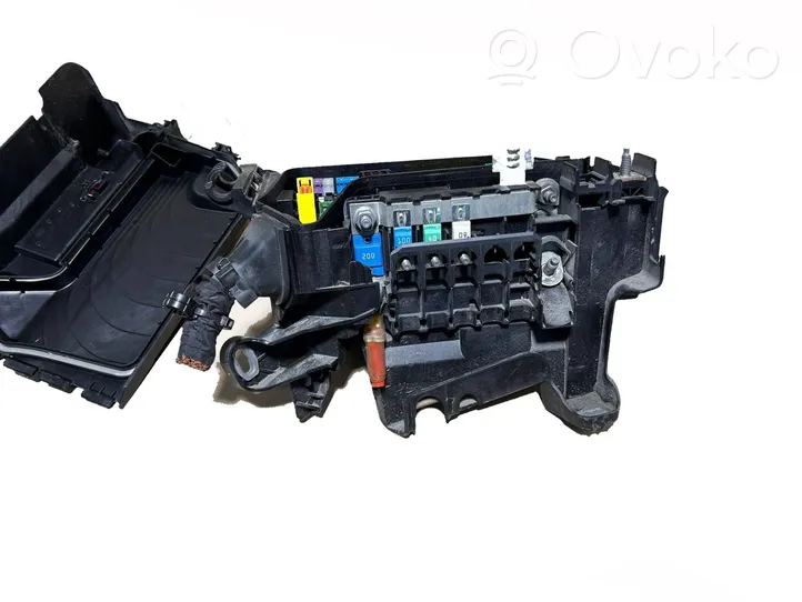 Mercedes-Benz B W246 W242 Fuse box set A2465400024